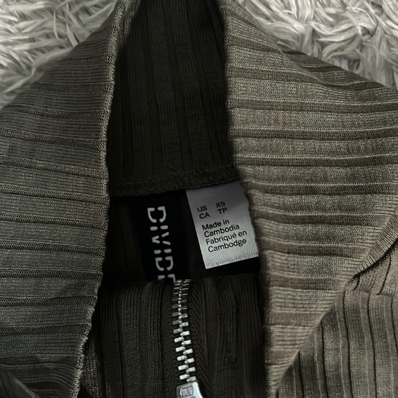 H&M Ribbed long sleeve crop - Picture 2 of 2